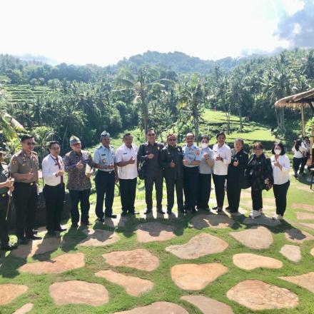 Lemhannas RI Gelar Studi Lapangan Isu Strategis Nasional (SLISN) PPRA LXIII tahun 2022 di Desa Sidan